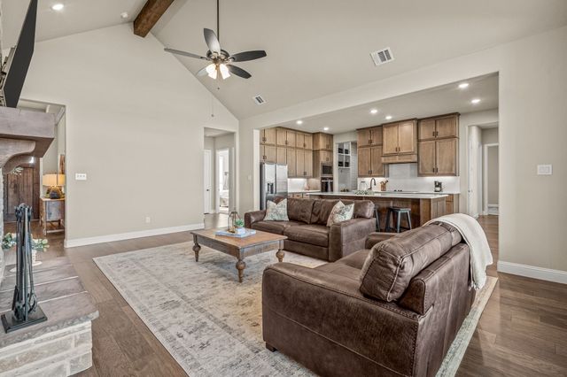 180 Waterview Drive, Gunter, TX 75058