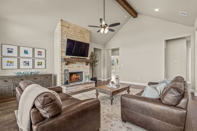 180 Waterview Drive, Gunter, TX 75058