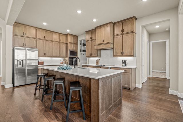 180 Waterview Drive, Gunter, TX 75058