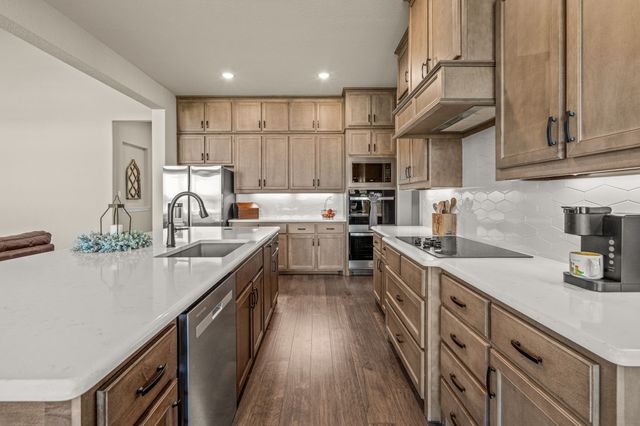 180 Waterview Drive, Gunter, TX 75058