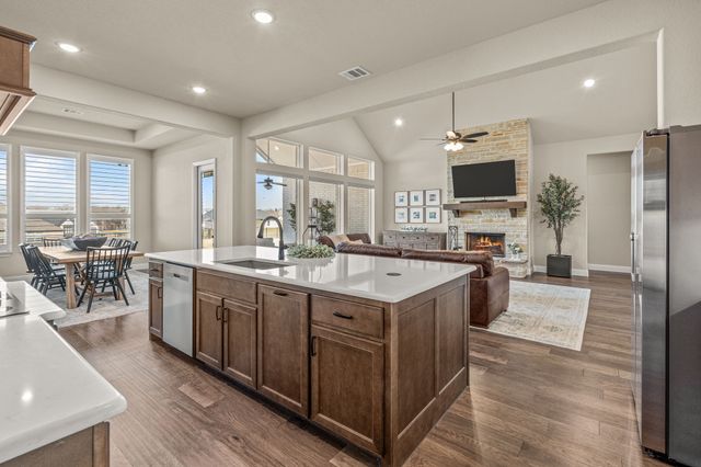 180 Waterview Drive, Gunter, TX 75058