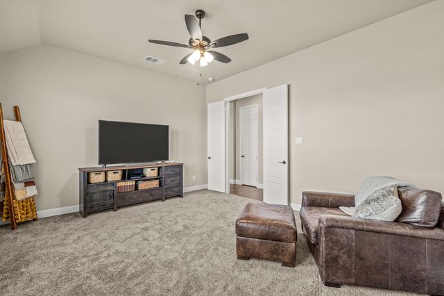 180 Waterview Drive, Gunter, TX 75058