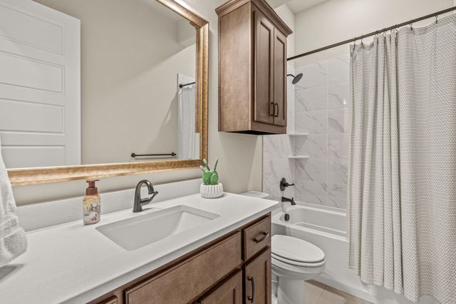 180 Waterview Drive, Gunter, TX 75058