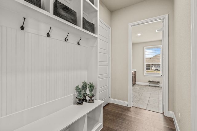 180 Waterview Drive, Gunter, TX 75058