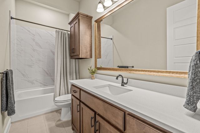 180 Waterview Drive, Gunter, TX 75058