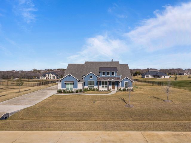 180 Waterview Drive, Gunter, TX 75058
