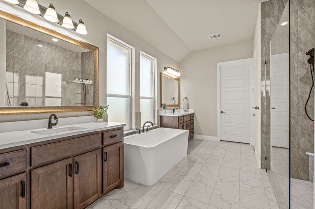 180 Waterview Drive, Gunter, TX 75058