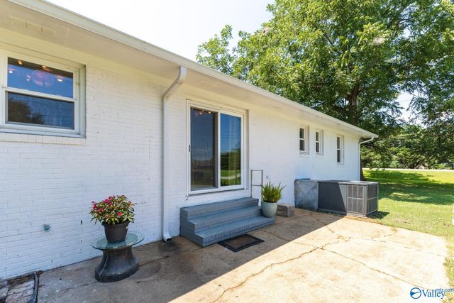 1202 Donna Avenue, Decatur, AL 35601