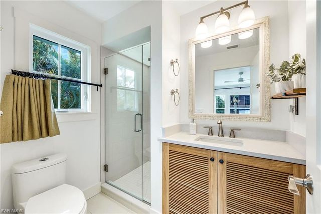 1437 Sandpiper ST, Naples, FL 34102