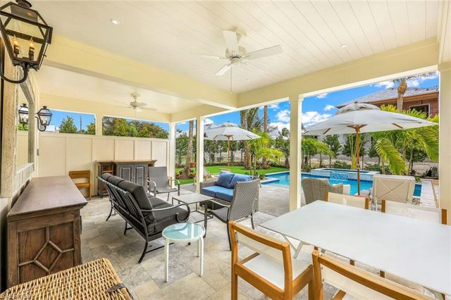 1437 Sandpiper ST, Naples, FL 34102