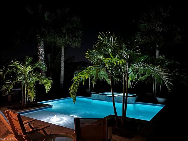 1437 Sandpiper ST, Naples, FL 34102