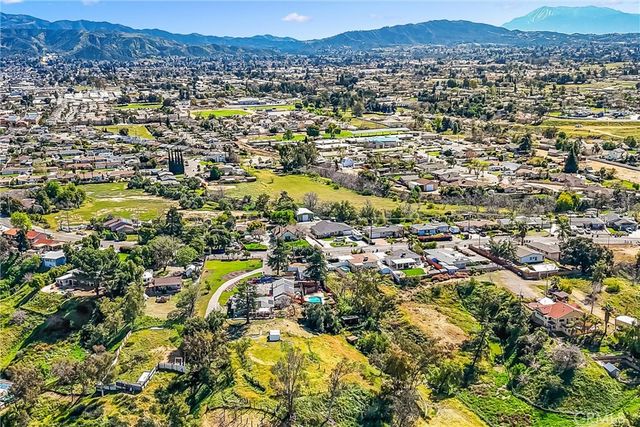 33574 Washington Drive, Yucaipa, CA 92399