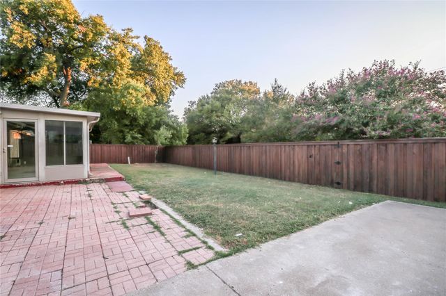 2213 Shady Brook Drive, Bedford, TX 76021