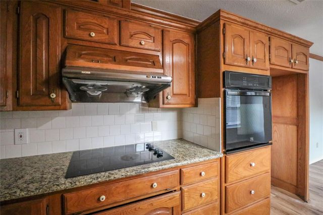 2213 Shady Brook Drive, Bedford, TX 76021