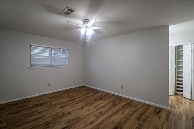 2213 Shady Brook Drive, Bedford, TX 76021