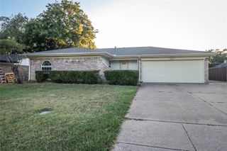 2213 Shady Brook Drive, Bedford, TX 76021