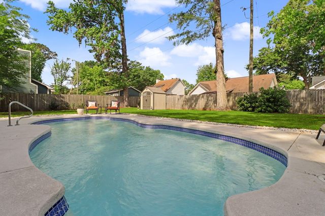4 Mulroy Court, Charleston, SC 29414