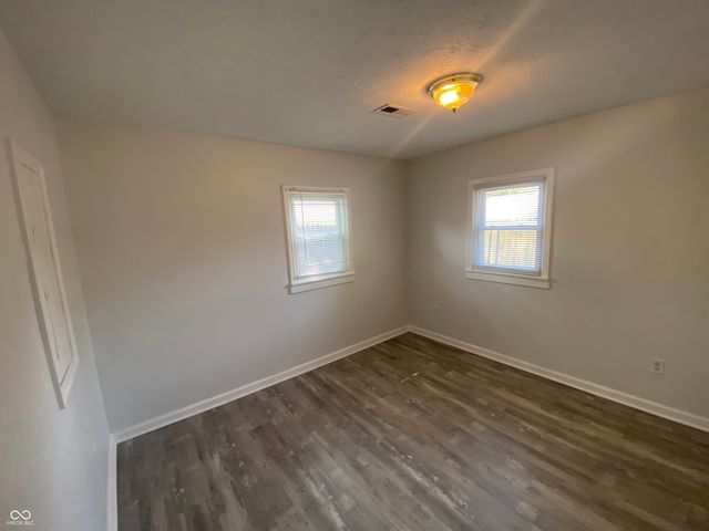 410 N 20th Avenue, Beech Grove, IN 46107