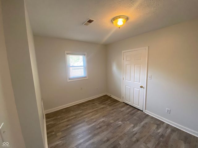 410 N 20th Avenue, Beech Grove, IN 46107