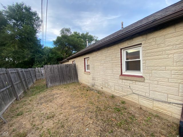 410 N 20th Avenue, Beech Grove, IN 46107