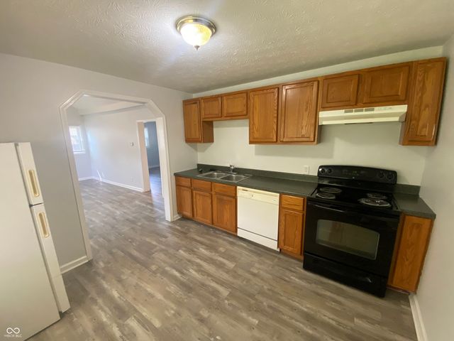 410 N 20th Avenue, Beech Grove, IN 46107