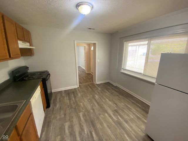 410 N 20th Avenue, Beech Grove, IN 46107