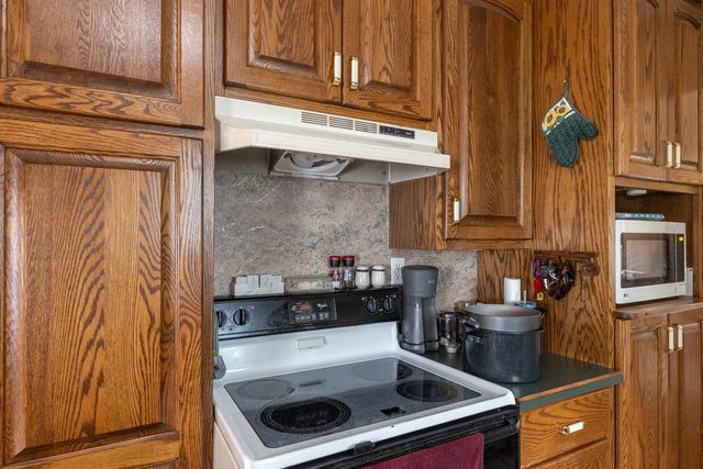 213 W PARKWAY BOULEVARD, Appleton, WI 54911