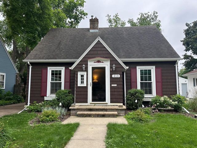 213 W PARKWAY BOULEVARD, Appleton, WI 54911