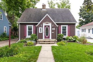 213 W PARKWAY BOULEVARD, Appleton, WI 54911