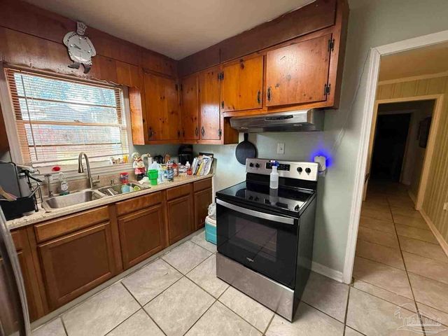 6480 Cypress St, Milton, FL 32570