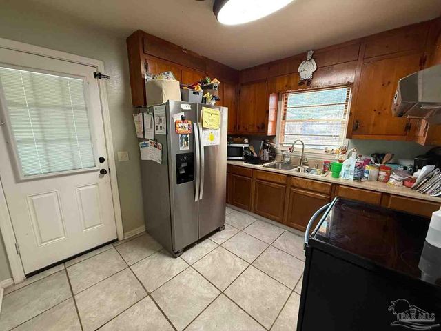 6480 Cypress St, Milton, FL 32570