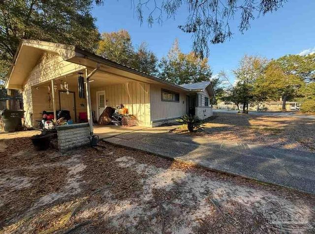 6480 Cypress St, Milton, FL 32570