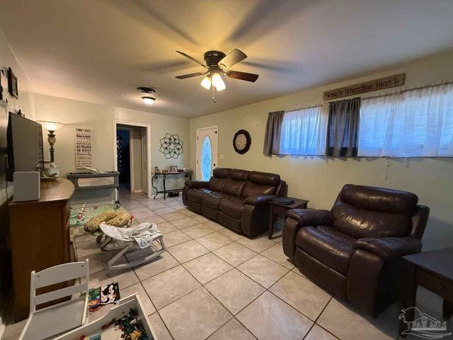 6480 Cypress St, Milton, FL 32570