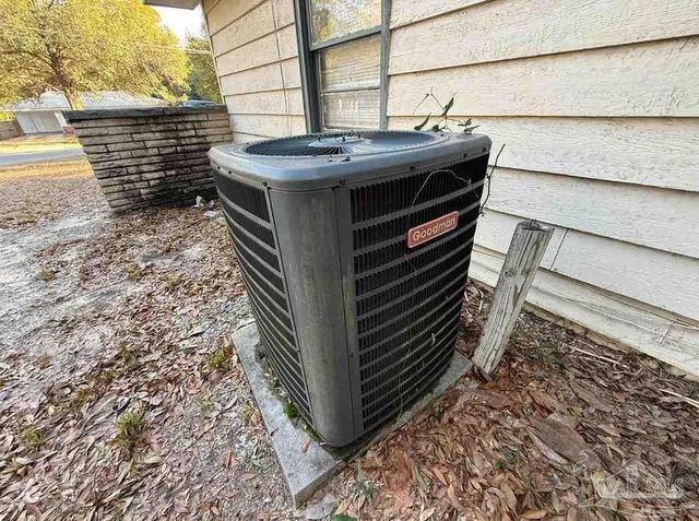 6480 Cypress St, Milton, FL 32570