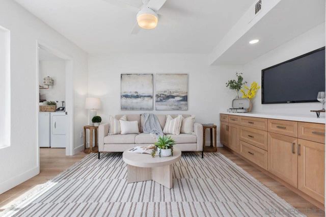 10539 Caminito Glenellen, San Diego, CA 92126