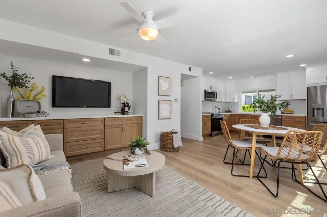 10539 Caminito Glenellen, San Diego, CA 92126