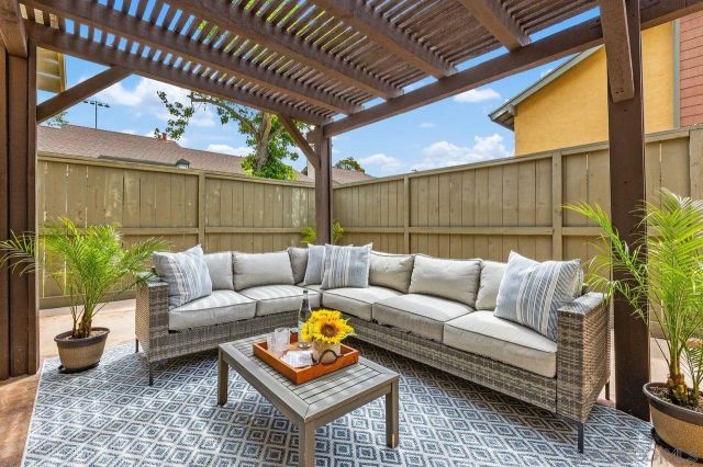 10539 Caminito Glenellen, San Diego, CA 92126