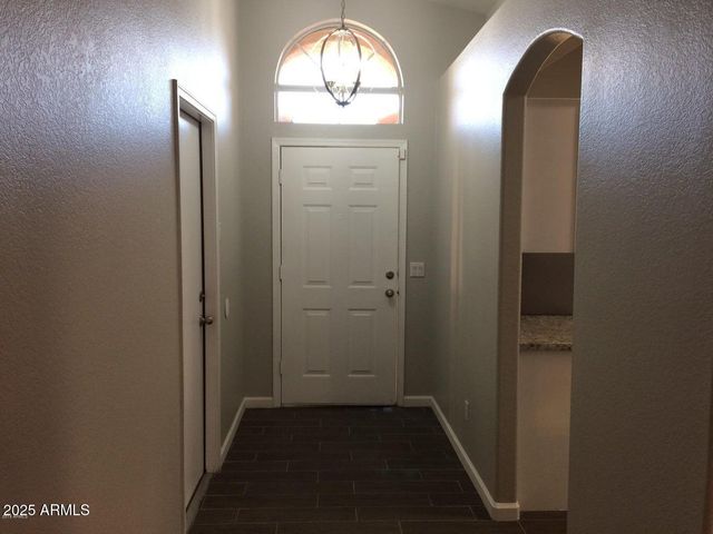 2240 E AIRE LIBRE Avenue, Phoenix, AZ 85022