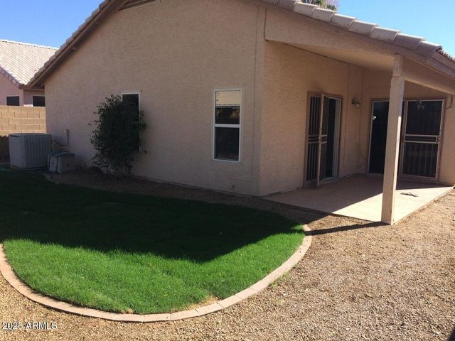 2240 E AIRE LIBRE Avenue, Phoenix, AZ 85022