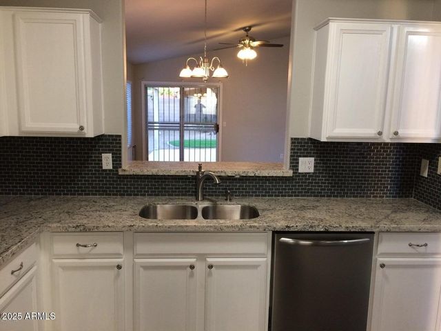 2240 E AIRE LIBRE Avenue, Phoenix, AZ 85022