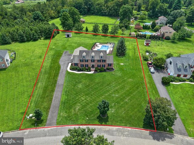 8 SWEETBRIAR CT, Mullica Hill, NJ 08062