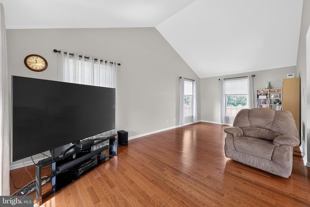 8 SWEETBRIAR CT, Mullica Hill, NJ 08062