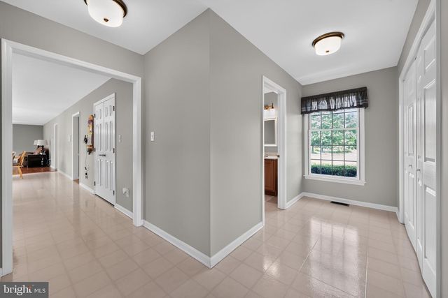 8 SWEETBRIAR CT, Mullica Hill, NJ 08062