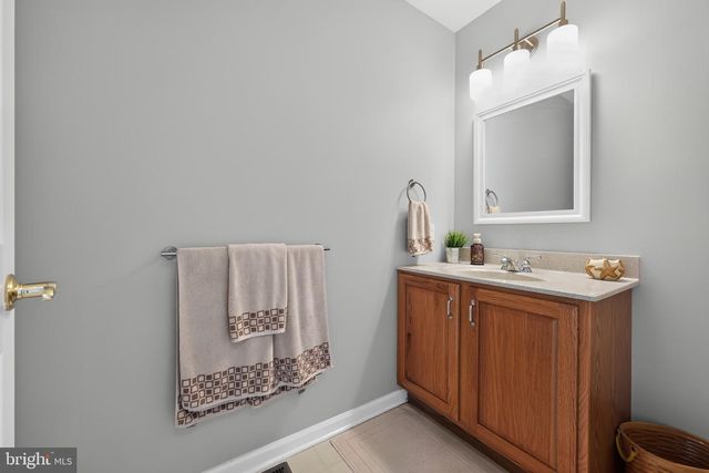 8 SWEETBRIAR CT, Mullica Hill, NJ 08062