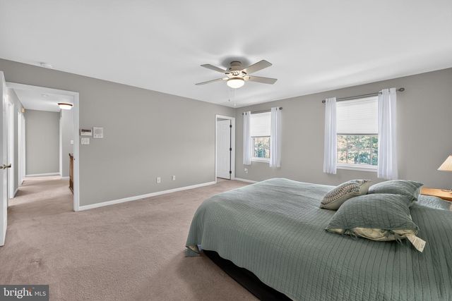 8 SWEETBRIAR CT, Mullica Hill, NJ 08062