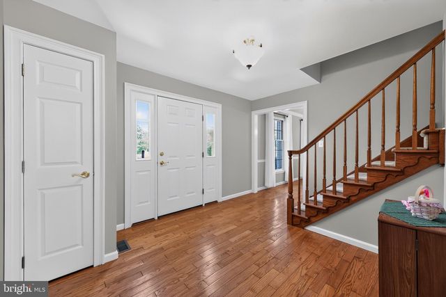 8 SWEETBRIAR CT, Mullica Hill, NJ 08062
