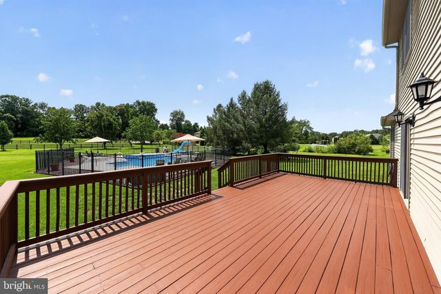 8 SWEETBRIAR CT, Mullica Hill, NJ 08062