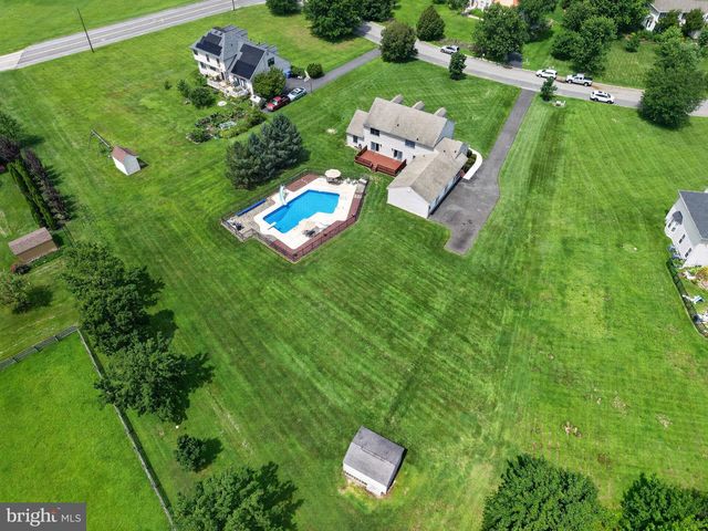 8 SWEETBRIAR CT, Mullica Hill, NJ 08062