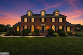 8 SWEETBRIAR CT, Mullica Hill, NJ 08062
