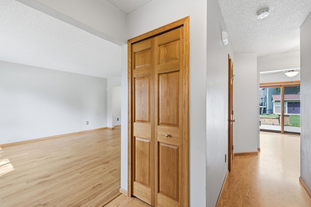 17428 Horseshoe Way, Lakeville, MN 55044 — photo 2